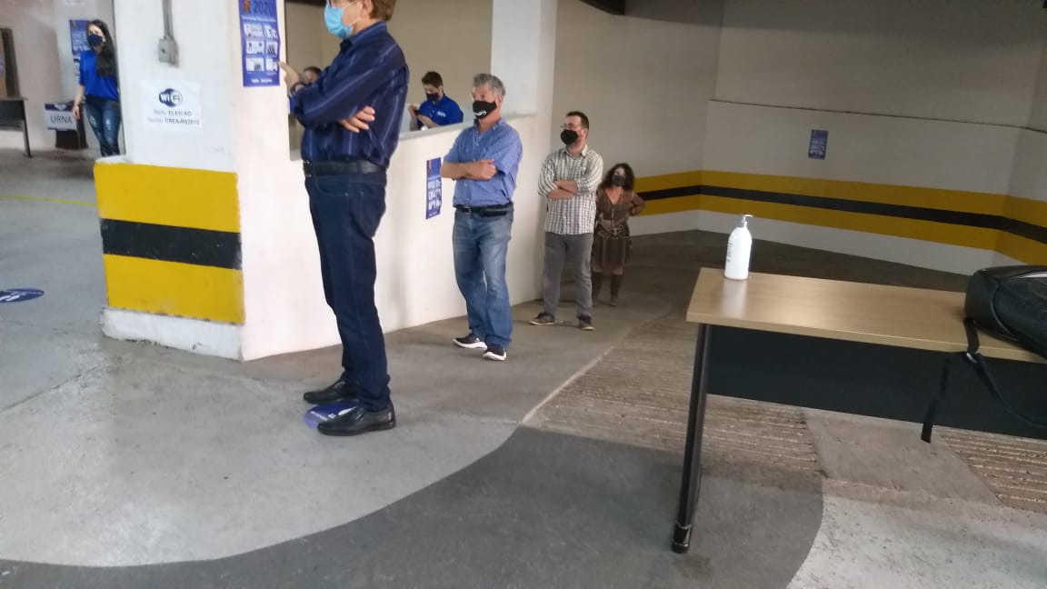 Eleição na sede do CREA-RS, em Porto Alegre, com todos os protocolos de segurança